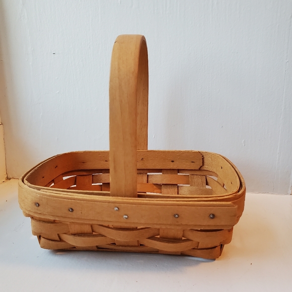 Longaberger Small Handle Basket with yellow and blue floral liner 1996 - Picture 11 of 12